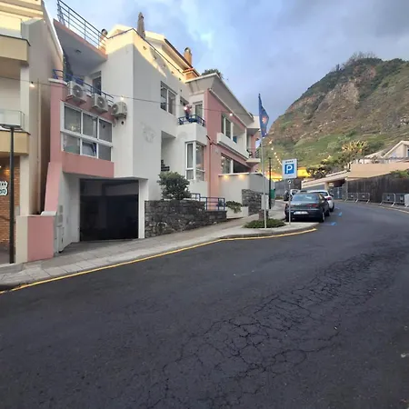 Atlantic Apartment *